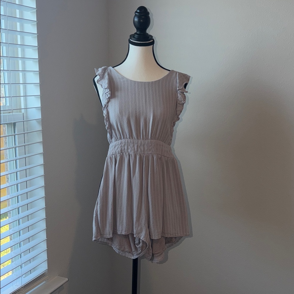 ILLA ILLA light purple striped ruffle sleeve cutout tie back romper with pockets